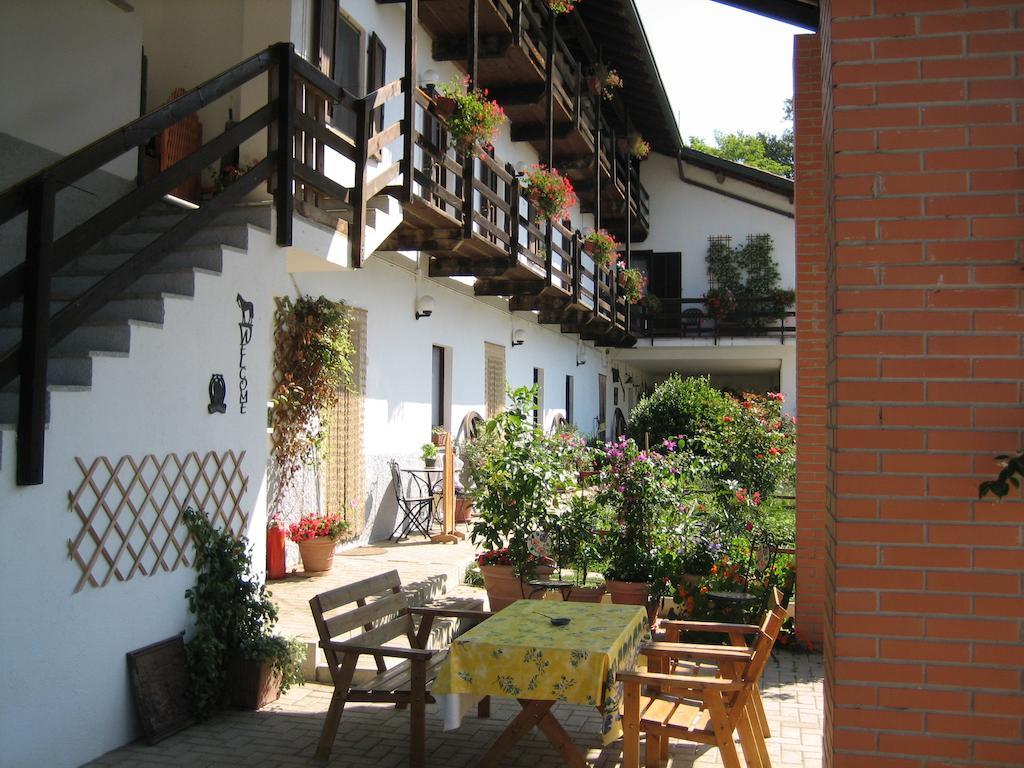 Agriturismo Fano'S Farm Suno ภายนอก รูปภาพ