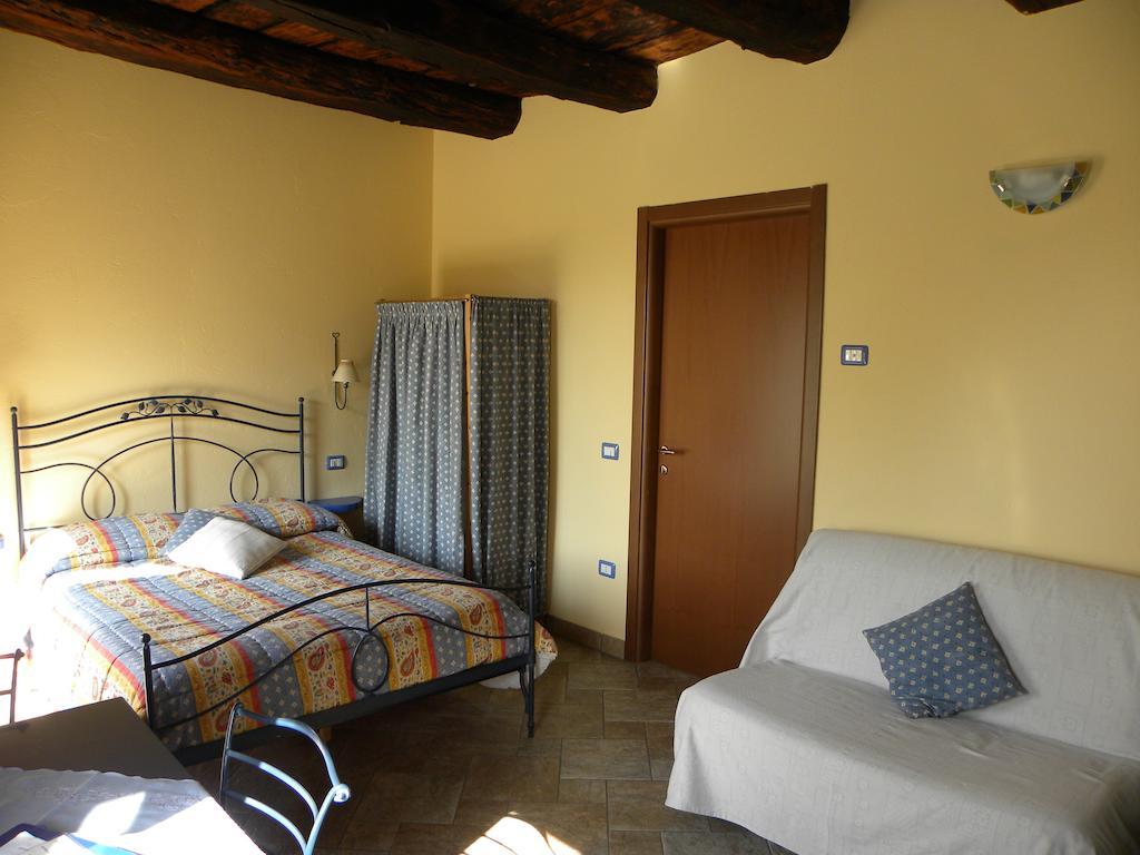 Agriturismo Fano'S Farm Suno ห้อง รูปภาพ